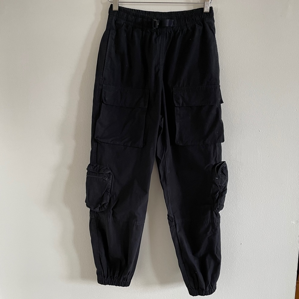 Aritiza TNA high rise cargo pant
